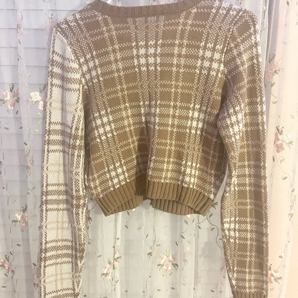 Hollister Tan and Cream Plaid Cardigan - Picture 2 of 2